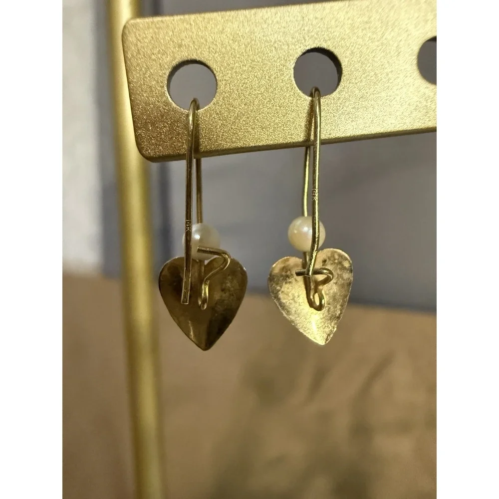 14K Yellow Gold Pearl Heart Satin Finish Etched Drop Dangle Earrings Vintage